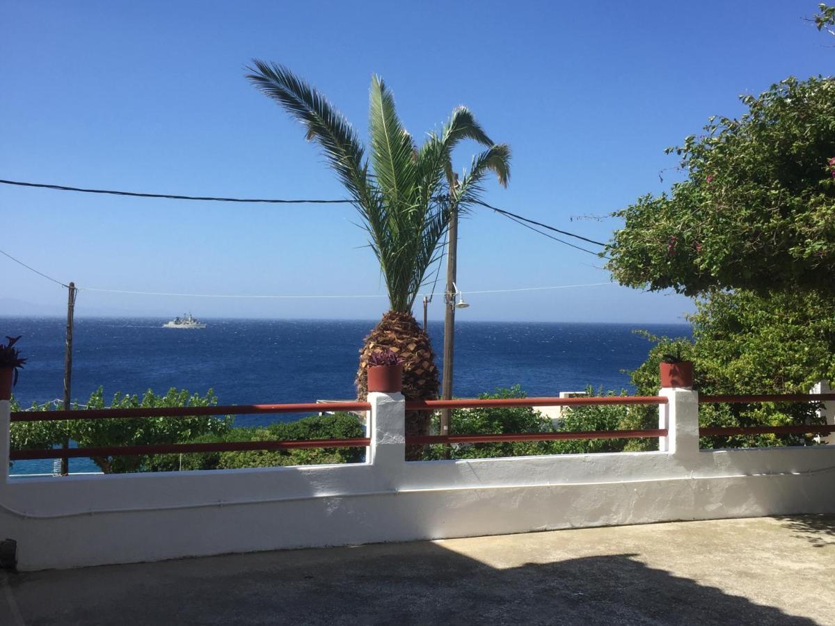 Villa Bonatsa Andros Home Batsíon Exteriér fotografie