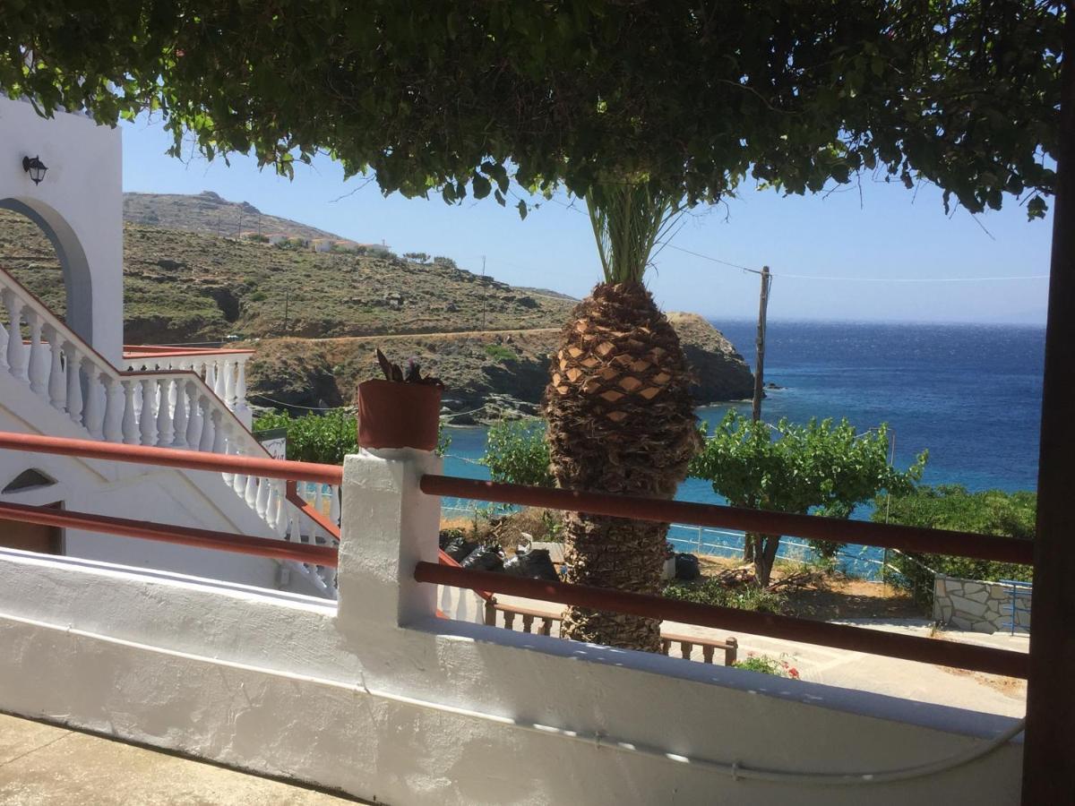 Villa Bonatsa Andros Home Batsíon Exteriér fotografie