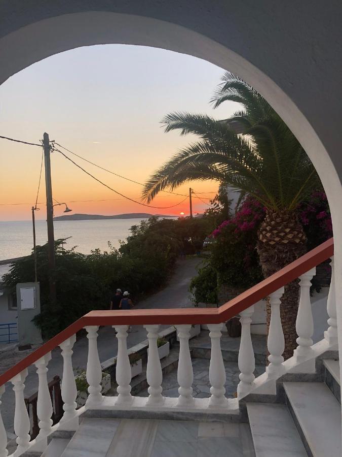 Villa Bonatsa Andros Home Batsíon Exteriér fotografie