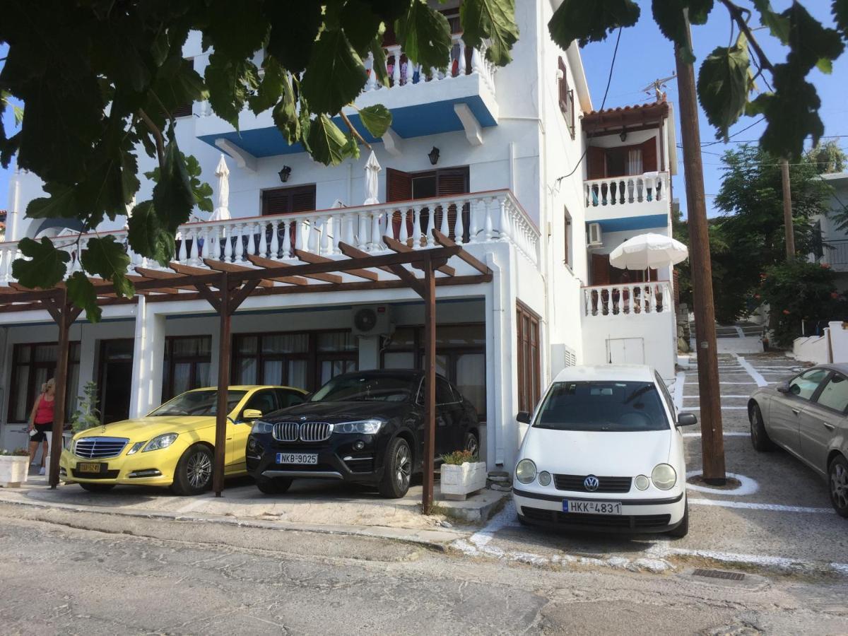 Villa Bonatsa Andros Home Batsíon Exteriér fotografie