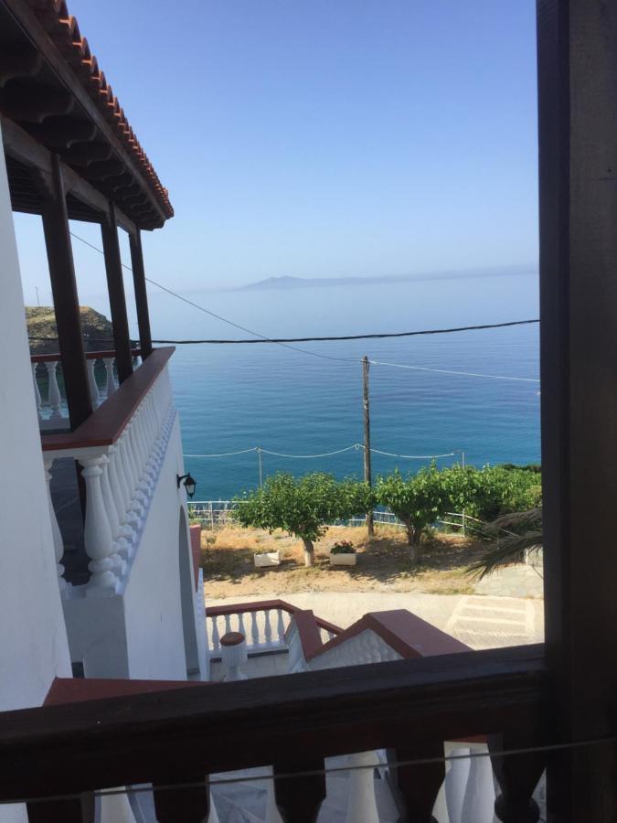 Villa Bonatsa Andros Home Batsíon Exteriér fotografie