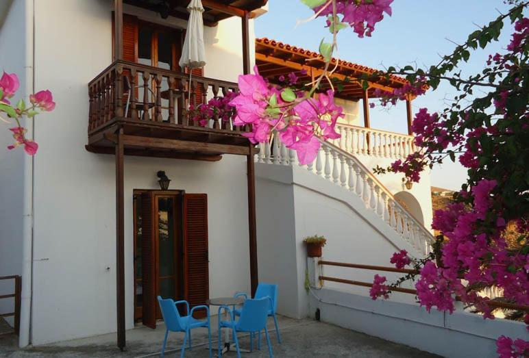 Villa Bonatsa Andros Home Batsíon Exteriér fotografie